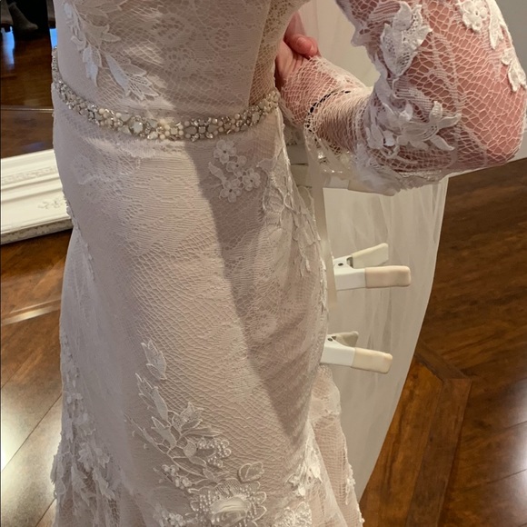 Chic Nostalgia Halo Wedding Dress - Picture 2 of 4